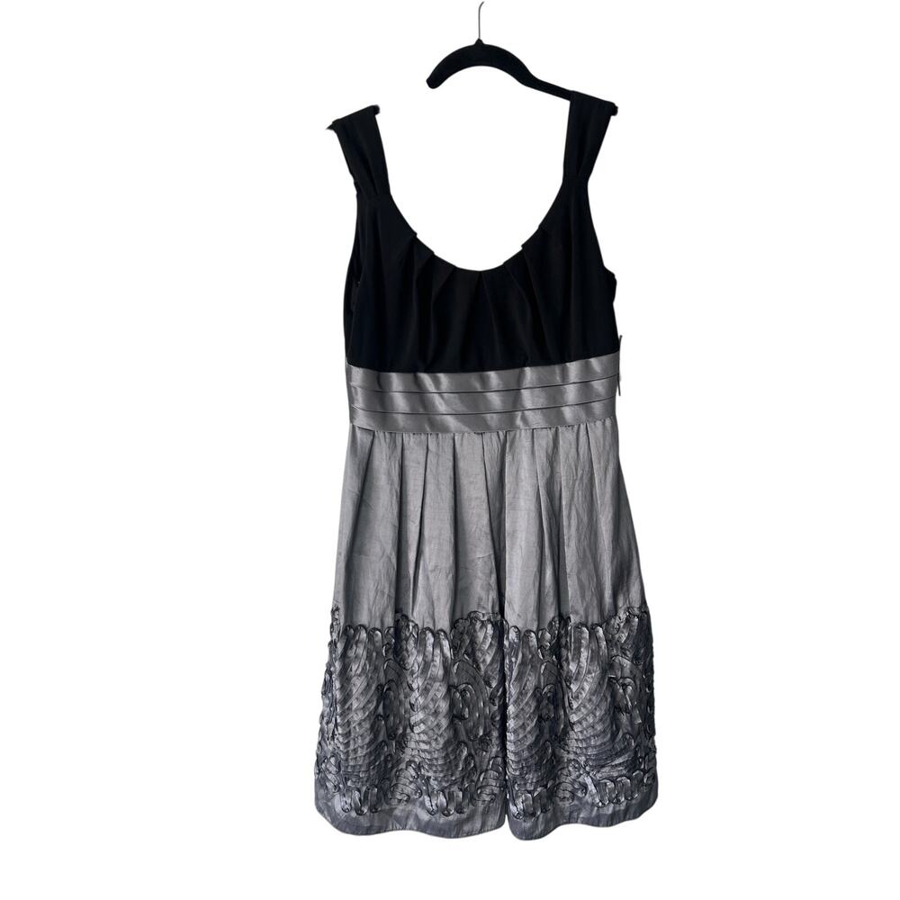 NWT R&M Richards Black and Silver Swirl Pattern Sleeveless Dress 10